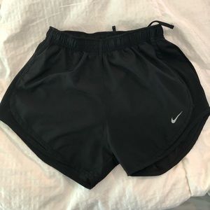 Nike dry tempo running shorts, size S